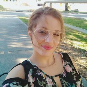 Meet your Posher, Carissa